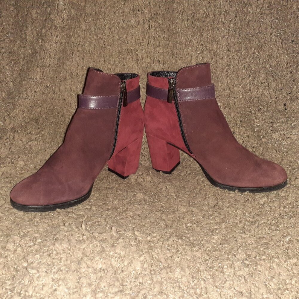 AQUATALIA-Ankle Booties-Colorblock Maroon/Dk Red Suede-Side Zip-Sz 6.5-Excellent - Picture 4 of 8